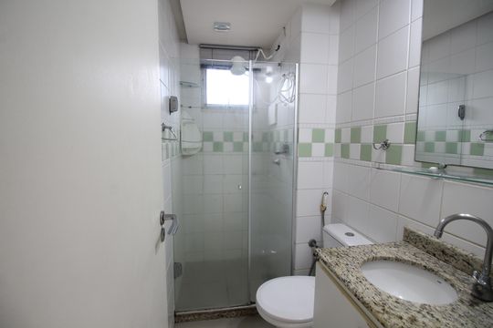 Banheiro Social de apartamento à venda com 2 quartos, 60m² em Jacarepaguá, Rio de Janeiro