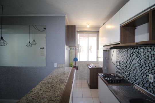 Cozinha de apartamento à venda com 2 quartos, 45m² em Protásio Alves, Porto Alegre