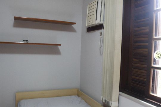 Quarto de casa de condomínio para alugar com 5 quartos, 800m² em Freguesia (jacarepaguá), Rio de Janeiro