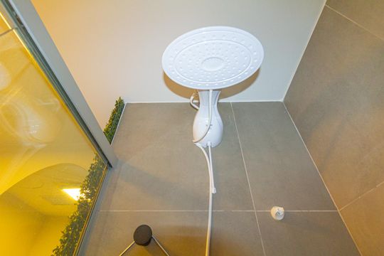 Banheiro de kitnet/studio para alugar com 1 quarto, 33m² em Marechal Rondon, Canoas