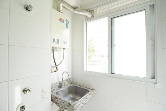 Cozinha e Área de Serviço de apartamento para alugar com 2 quartos, 49m² em Jardim Íris, São Paulo