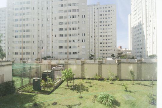 Vista sala de apartamento para alugar com 2 quartos, 49m² em Jardim Íris, São Paulo