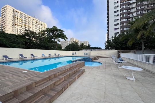 Área comum de apartamento para alugar com 2 quartos, 56m² em Barra da Tijuca, Rio de Janeiro