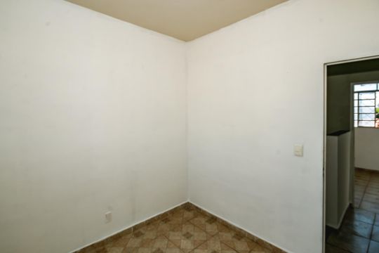 Quarto 1 de casa para alugar com 2 quartos, 90m² em Santa Mônica, Belo Horizonte