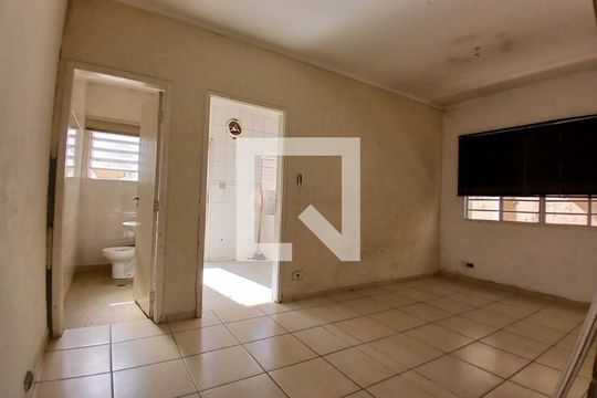 Casa à venda com 3 quartos, 180m² em Vila Cordeiro, São Paulo