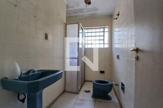 Casa à venda com 3 quartos, 180m² em Vila Cordeiro, São Paulo