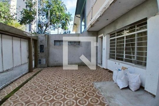 Casa à venda com 3 quartos, 180m² em Vila Cordeiro, São Paulo