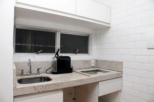 Studio - Cozinha de kitnet/studio à venda com 1 quarto, 38m² em Centro Histórico, Porto Alegre