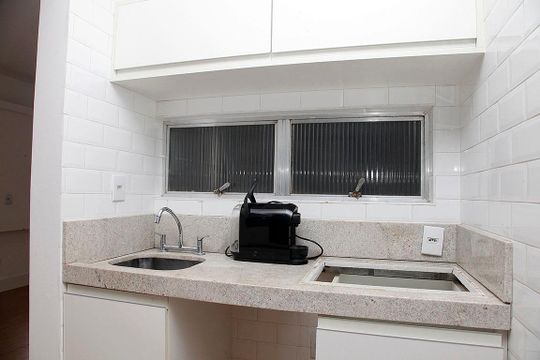 Studio - Cozinha de kitnet/studio à venda com 1 quarto, 38m² em Centro Histórico, Porto Alegre