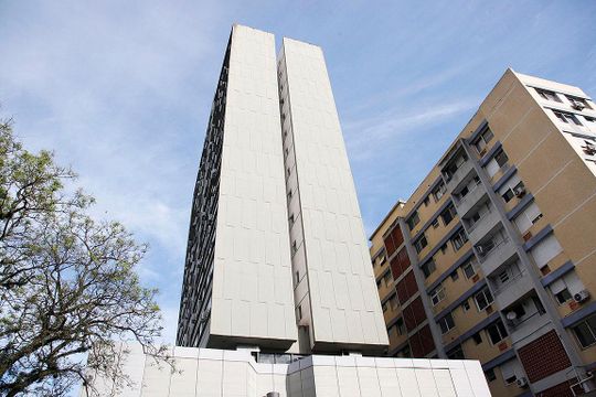 Fachada de kitnet/studio à venda com 1 quarto, 38m² em Centro Histórico, Porto Alegre