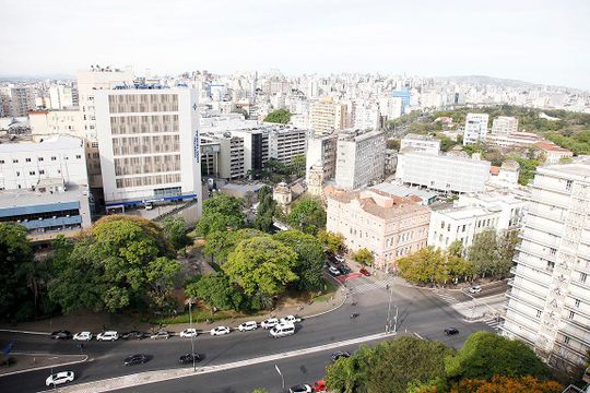 Studio - Sala / Quarto Vista de kitnet/studio à venda com 1 quarto, 38m² em Centro Histórico, Porto Alegre