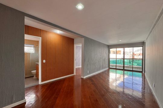 Sala de apartamento para alugar com 2 quartos, 85m² em Recreio dos Bandeirantes, Rio de Janeiro