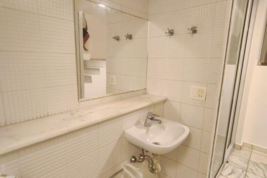 Banheiro de apartamento para alugar com 1 quarto, 47m² em Vila Tramontano, São Paulo