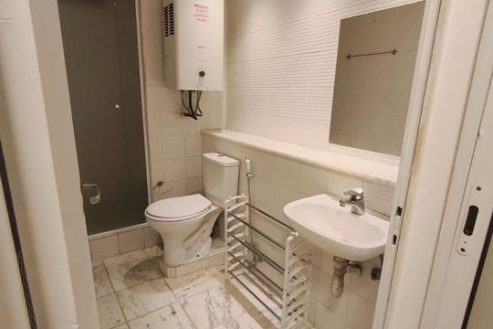 Banheiro de apartamento para alugar com 1 quarto, 47m² em Vila Tramontano, São Paulo