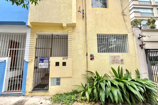 Fachada de casa para alugar com 2 quartos, 80m² em Vila Clementino, São Paulo