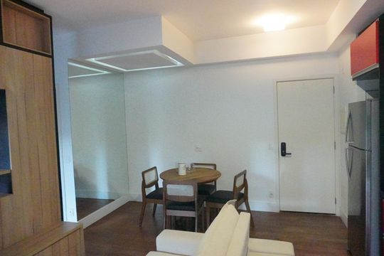 Sala de Estar de kitnet/studio à venda com 1 quarto, 54m² em Tamboré, Santana de Parnaíba