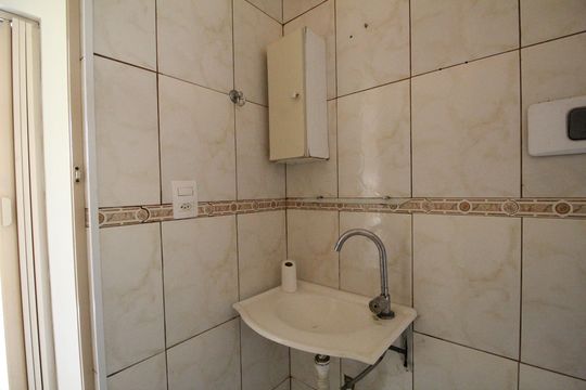 Banheiro de apartamento para alugar com 2 quartos, 45m² em Pechincha, Rio de Janeiro