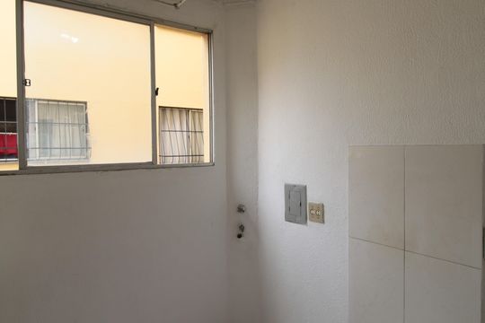 Cozinha e Área de Serviço de apartamento para alugar com 2 quartos, 45m² em Piratininga (venda Nova), Belo Horizonte