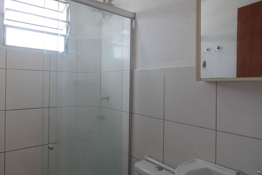 Banheiro Social de apartamento para alugar com 2 quartos, 45m² em Piratininga (venda Nova), Belo Horizonte