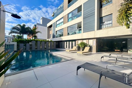 Área comum - Piscina de apartamento para alugar com 1 quarto, 45m² em Campeche, Florianópolis
