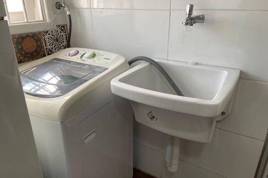 Área de serviço de kitnet/studio para alugar com 1 quarto, 18m² em Jardim Bonfiglioli, São Paulo