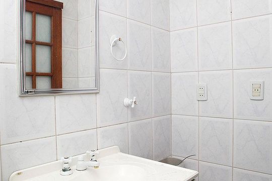 Banheiro da Suíte de apartamento à venda com 1 quarto, 47m² em Partenon, Porto Alegre