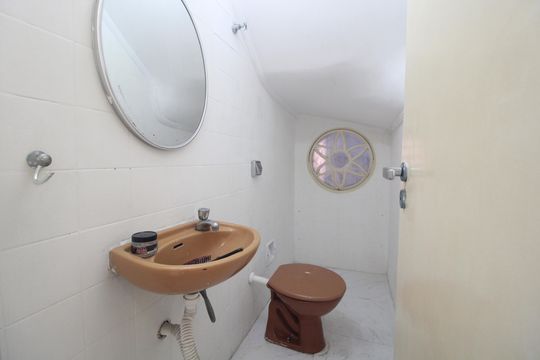 Lavabo de casa para alugar com 3 quartos, 320m² em Jardim Marajoara, São Paulo