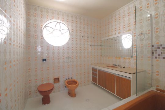 Banheiro comum de casa para alugar com 3 quartos, 320m² em Jardim Marajoara, São Paulo