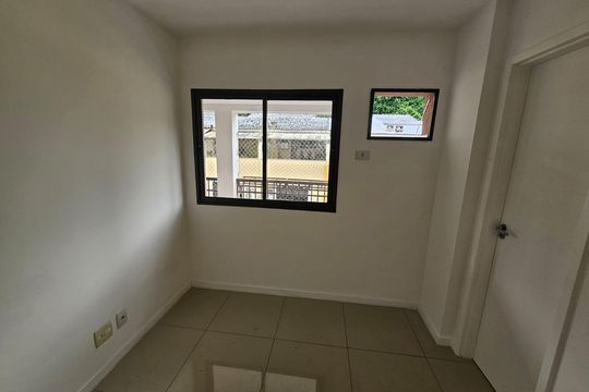 Quarto de apartamento à venda com 3 quartos, 87m² em Taquara, Rio de Janeiro