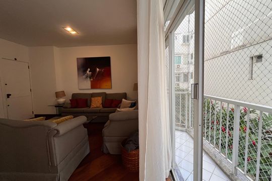 Sala de apartamento para alugar com 3 quartos, 121m² em Leblon, Rio de Janeiro