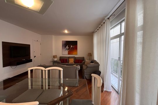 Sala de apartamento para alugar com 3 quartos, 121m² em Leblon, Rio de Janeiro