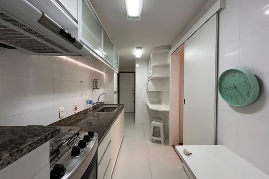 Cozinha de apartamento para alugar com 3 quartos, 121m² em Leblon, Rio de Janeiro