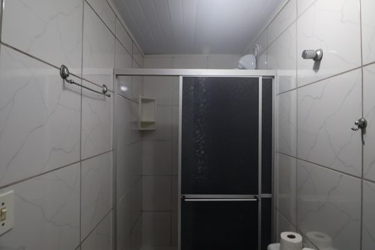 Banheiro de apartamento para alugar com 2 quartos, 70m² em Igara, Canoas