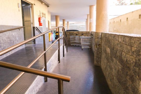 Entrada de Serviço de apartamento para alugar com 1 quarto, 40m² em Méier, Rio de Janeiro
