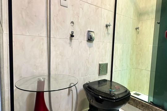 Banheiro social de apartamento para alugar com 1 quarto, 35m² em Copacabana, Rio de Janeiro