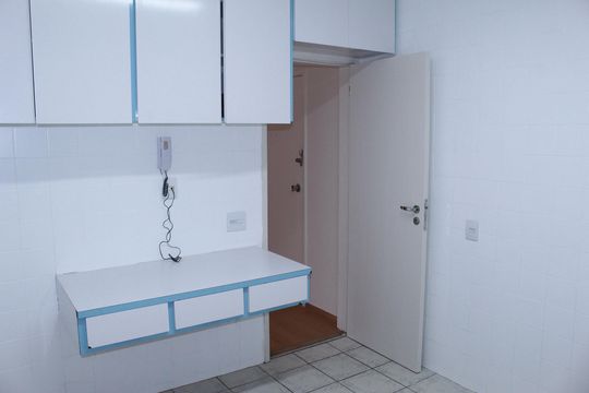 Cozinha de apartamento para alugar com 2 quartos, 107m² em Higienópolis, São Paulo