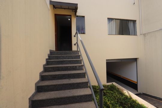 Acesso de apartamento para alugar com 2 quartos, 75m² em Vila Santa Virginia, São Paulo
