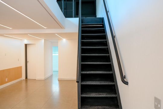 Sala de casa à venda com 3 quartos, 261m² em Aclimação, São Paulo