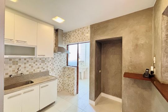 Apartamento para alugar com 3 quartos, 100m² em Humaitá, Rio de Janeiro