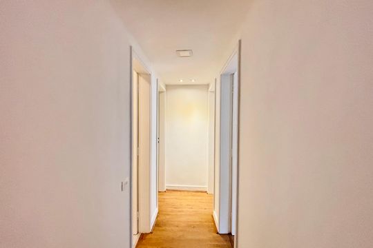 Corredor de apartamento para alugar com 3 quartos, 100m² em Humaitá, Rio de Janeiro