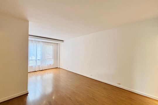 Sala de apartamento para alugar com 3 quartos, 100m² em Humaitá, Rio de Janeiro