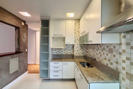 Apartamento para alugar com 3 quartos, 100m² em Humaitá, Rio de Janeiro