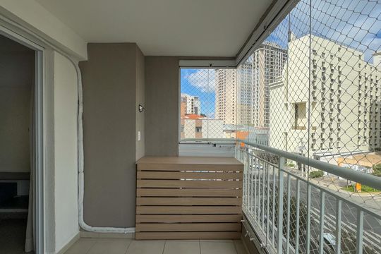 Sacada da sala de apartamento para alugar com 1 quarto, 37m² em Campo Belo, São Paulo