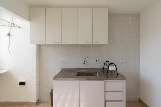Cozinha de apartamento para alugar com 3 quartos, 80m² em Vila Alexandria, São Paulo