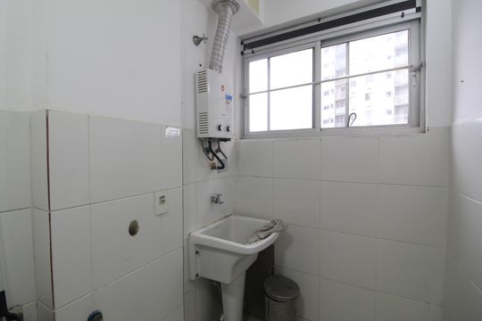 Área de serviço de apartamento para alugar com 2 quartos, 52m² em Barra da Tijuca, Rio de Janeiro