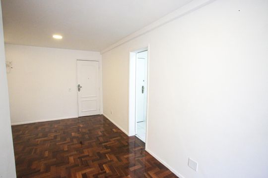 Sala de apartamento para alugar com 2 quartos, 64m² em Anil, Rio de Janeiro