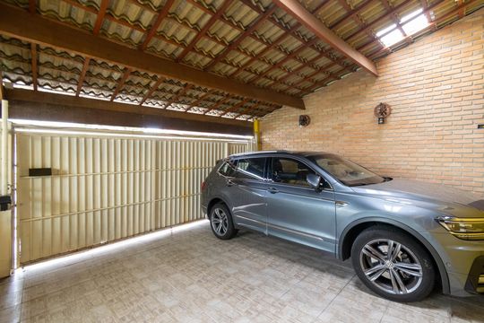 Garagem de casa à venda com 3 quartos, 167m² em Jabaquara, São Paulo