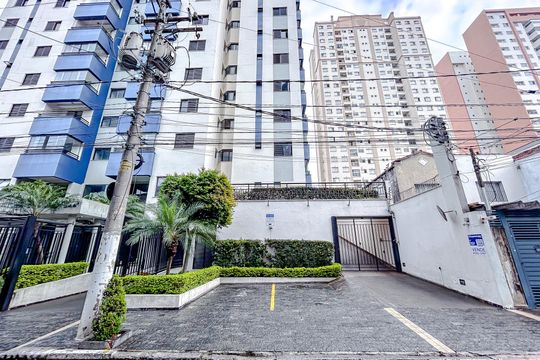 Fachada com Plaquinha de apartamento para alugar com 1 quarto, 41m² em Tatuapé, São Paulo