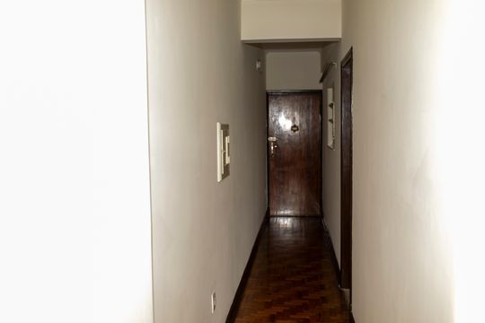 Corredor de apartamento à venda com 2 quartos, 96m² em Centro, Campinas
