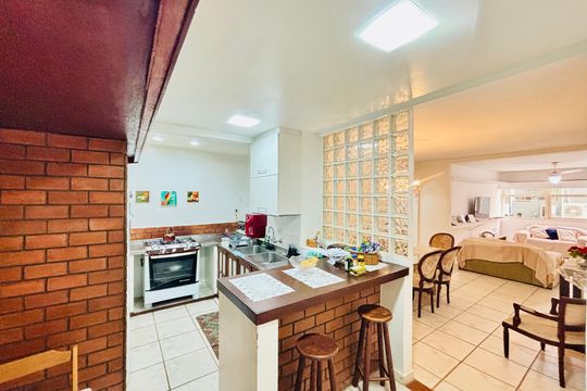 Cozinha de apartamento à venda com 3 quartos, 120m² em Copacabana, Rio de Janeiro